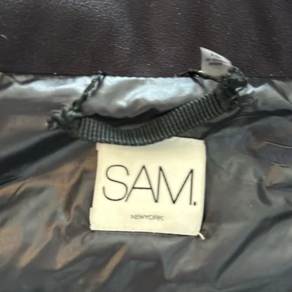 SAM boys size 10 winter jacket. Puffer coat. Double zipper. All zipper work